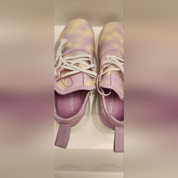 Adidas Originals NMD_R1 Girls' Grade School - Picture 10 of 16